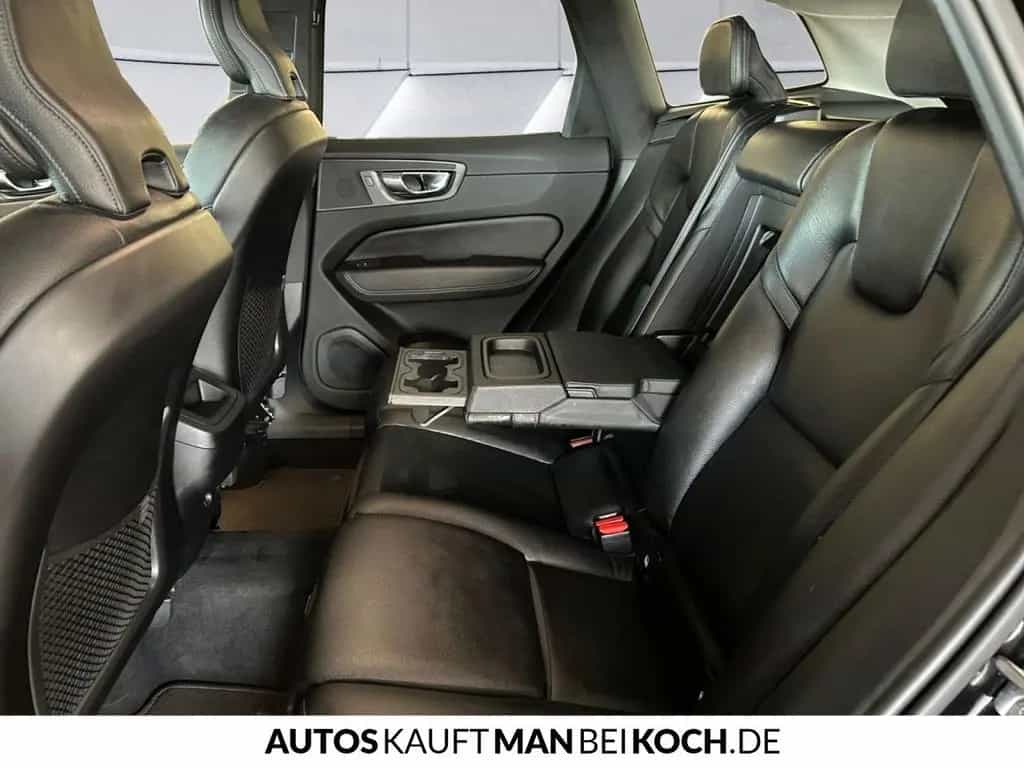 Volvo XC60 D4 AWD Momentum 360° ACC BLIS H/K Allrad 10/2018-photo-7