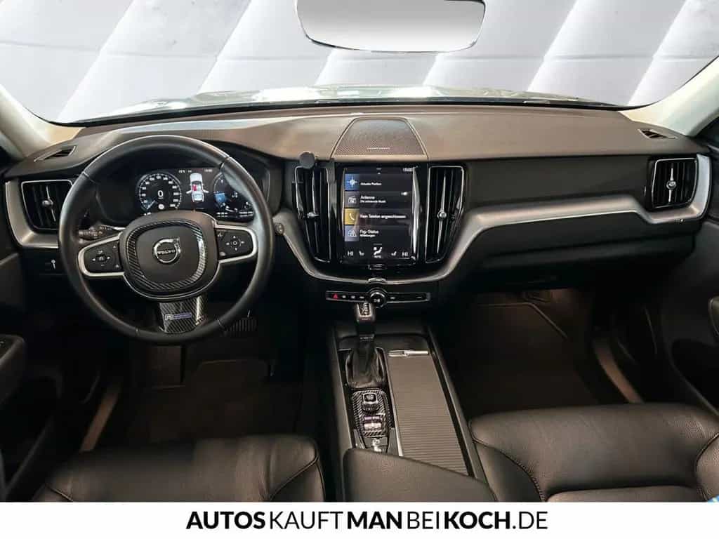 Volvo XC60 D4 AWD Momentum 360° ACC BLIS H/K Allrad 10/2018-photo-8