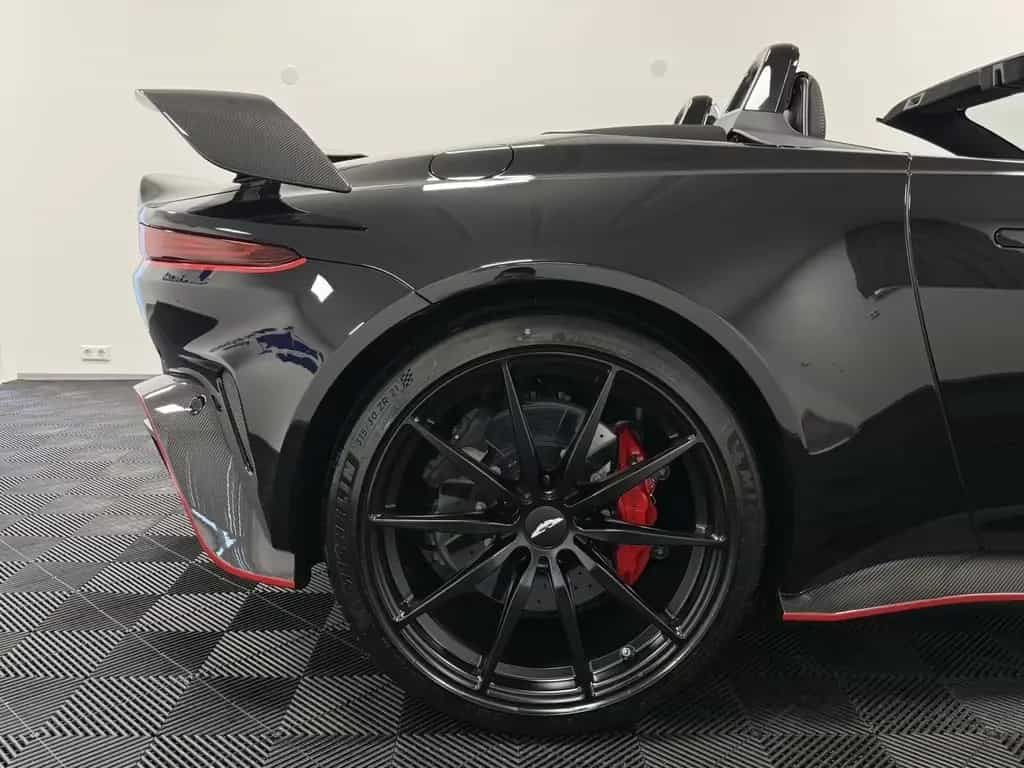 Aston Martin V12 Vantage Roadster / Lightweight Package / PPF 06/2023-photo-10