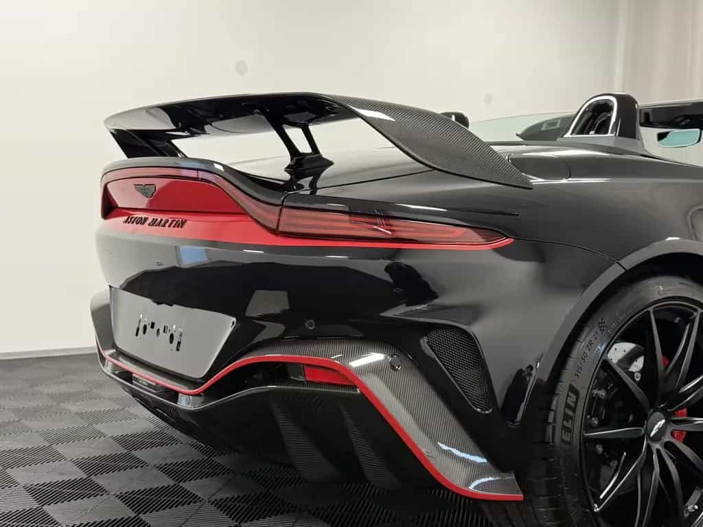 Aston Martin V12 Vantage Roadster / Lightweight Package / PPF 06/2023-photo-11