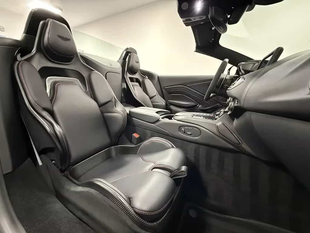 Aston Martin V12 Vantage Roadster / Lightweight Package / PPF 06/2023-photo-23