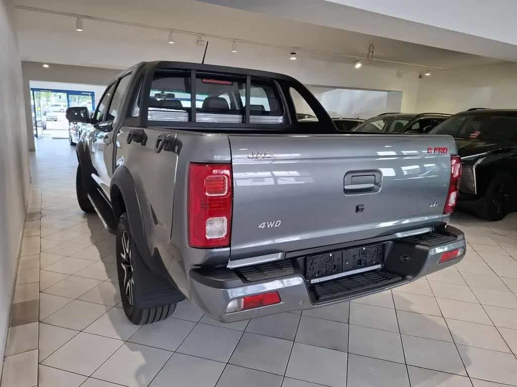 JAC 8 Pro T8 4x4 2.4L MT Doka 8 Pro null-photo-4