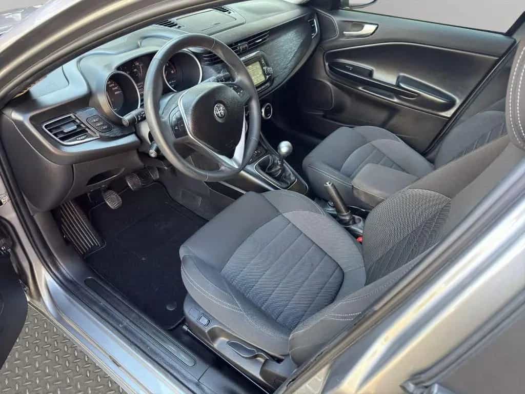Alfa Romeo Giulietta ROMEO - Giulietta - 1.6 JTDm 120 CV Super 02/2018-photo-9