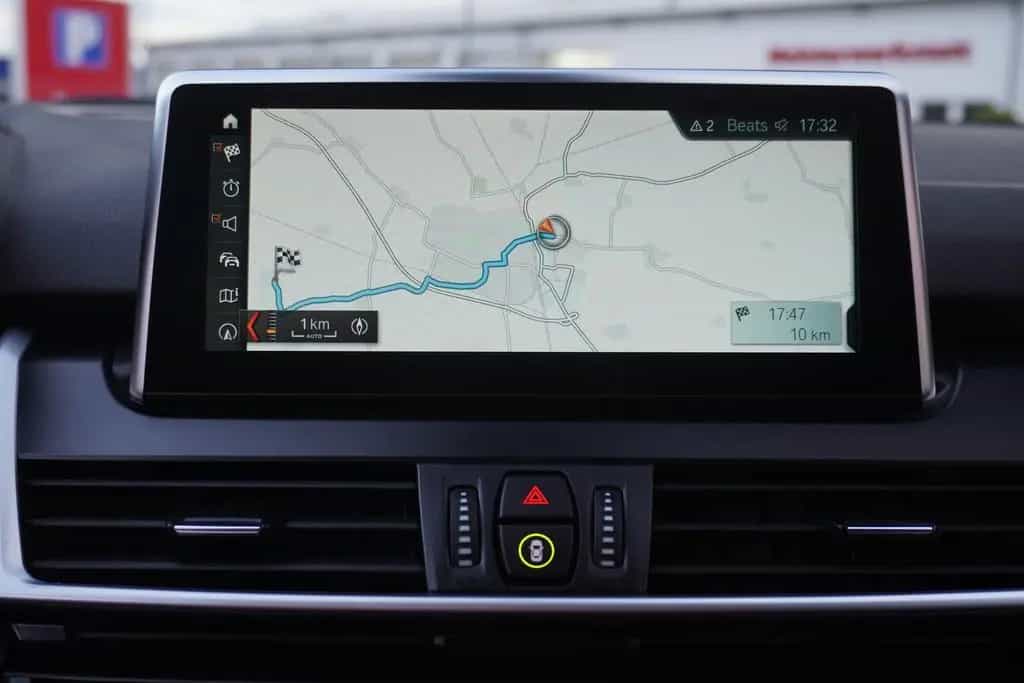 BMW 218 i Advantage LED Navi Kamera Sitzheizung 03/2022-photo-19