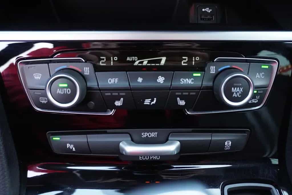BMW 218 i Advantage LED Navi Kamera Sitzheizung 03/2022-photo-22