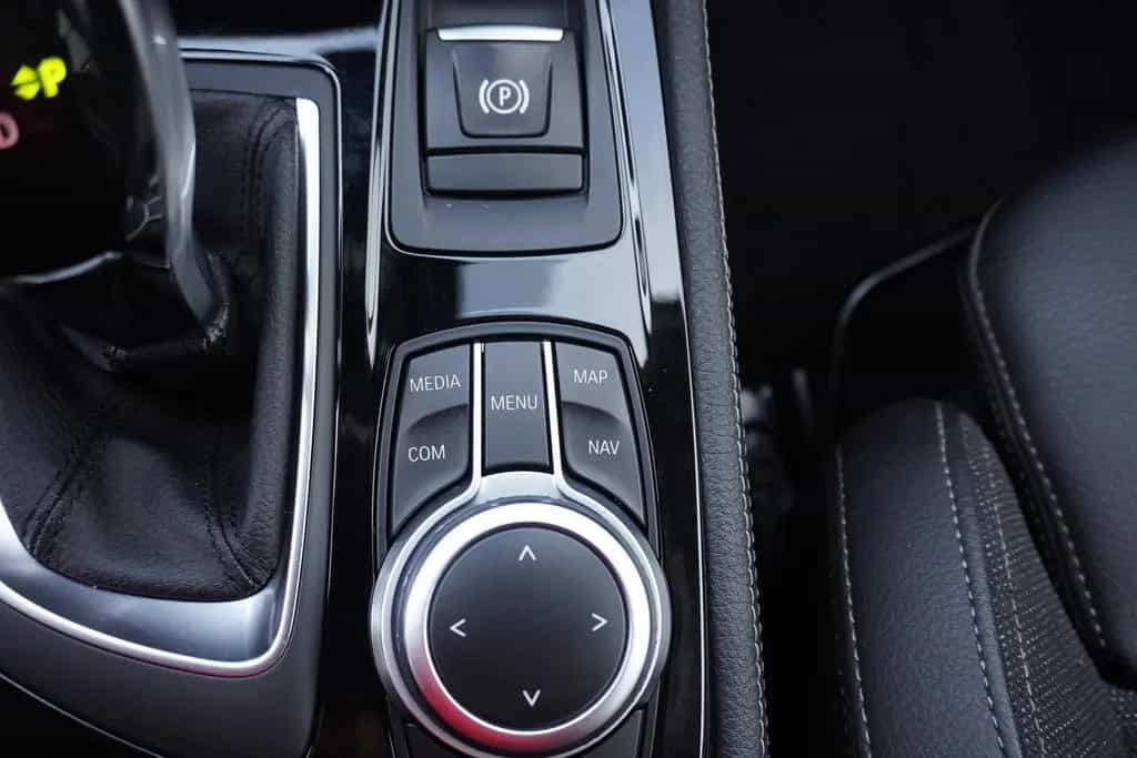 BMW 218 i Advantage LED Navi Kamera Sitzheizung 03/2022-photo-26