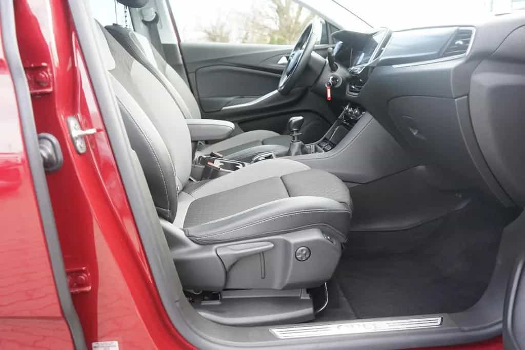 Opel Grandland 1.2 GS Line Virtual Cockpit LED Kamera 01/2023-photo-25