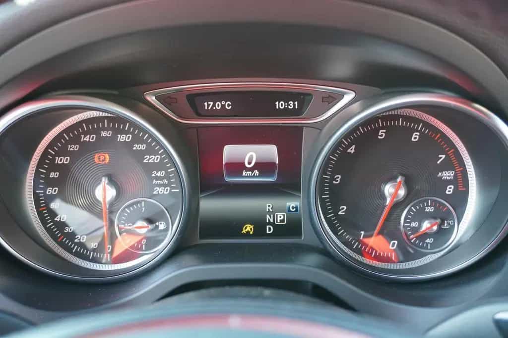 Mercedes-Benz CLA 200 Shooting Brake AMG LED NAVI el.HKL TOTWI 07/2018-photo-20