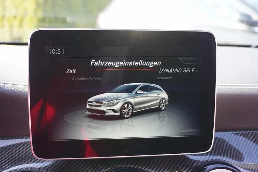 Mercedes-Benz CLA 200 Shooting Brake AMG LED NAVI el.HKL TOTWI 07/2018-photo-23