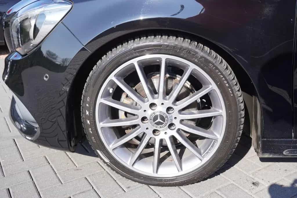 Mercedes-Benz CLA 200 Shooting Brake AMG LED NAVI el.HKL TOTWI 07/2018-photo-31