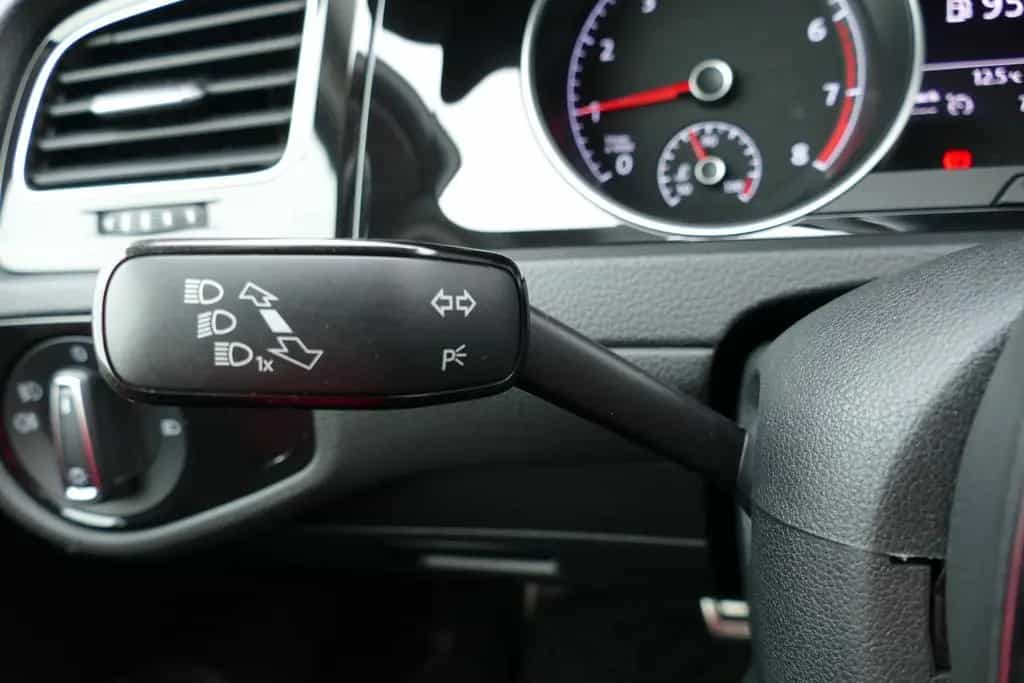 Volkswagen Golf VII 1.0 TSI IQ Drive ACC Totwinkel PDC 04/2019-photo-10