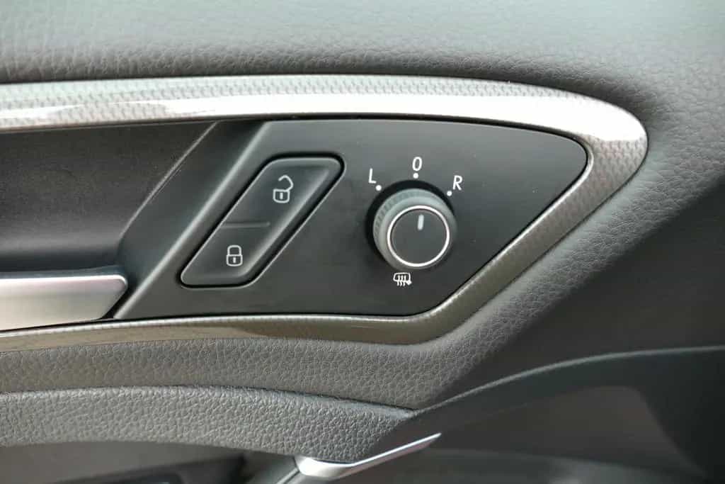 Volkswagen Golf VII 1.0 TSI IQ Drive ACC Totwinkel PDC 04/2019-photo-19