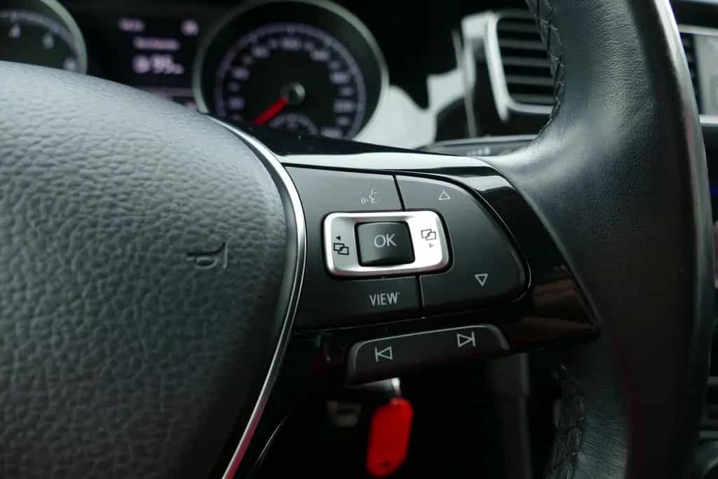 Volkswagen Golf VII 1.0 TSI IQ Drive ACC Totwinkel PDC 04/2019-photo-9