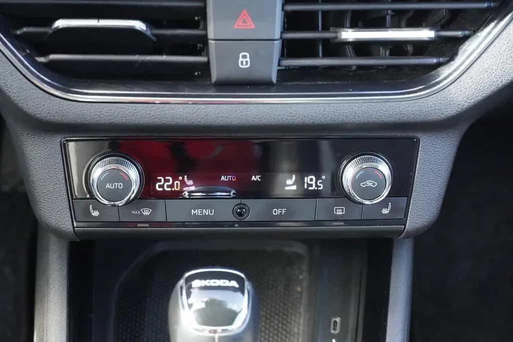 Skoda Kamiq 1.5 TSI DSG LED AAC SHZ 18Z 04/2021-photo-18