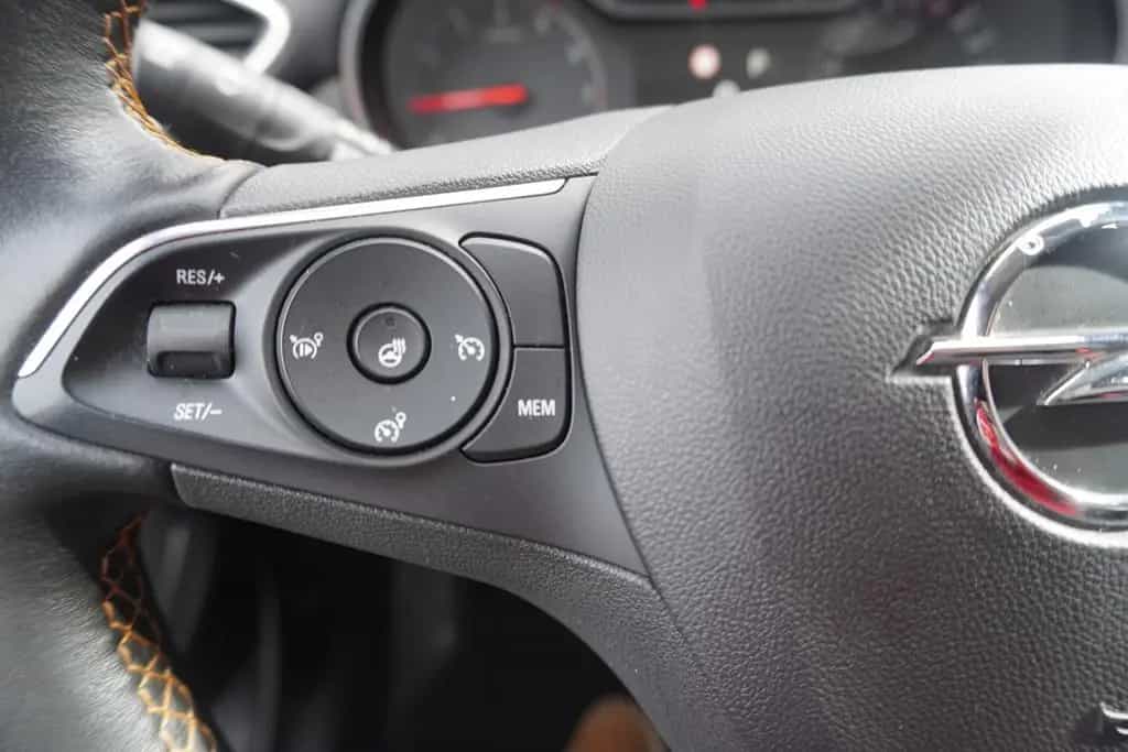 Opel Crossland 1.2 Innovation LED Kamera Tempomat PDC 02/2020-photo-19