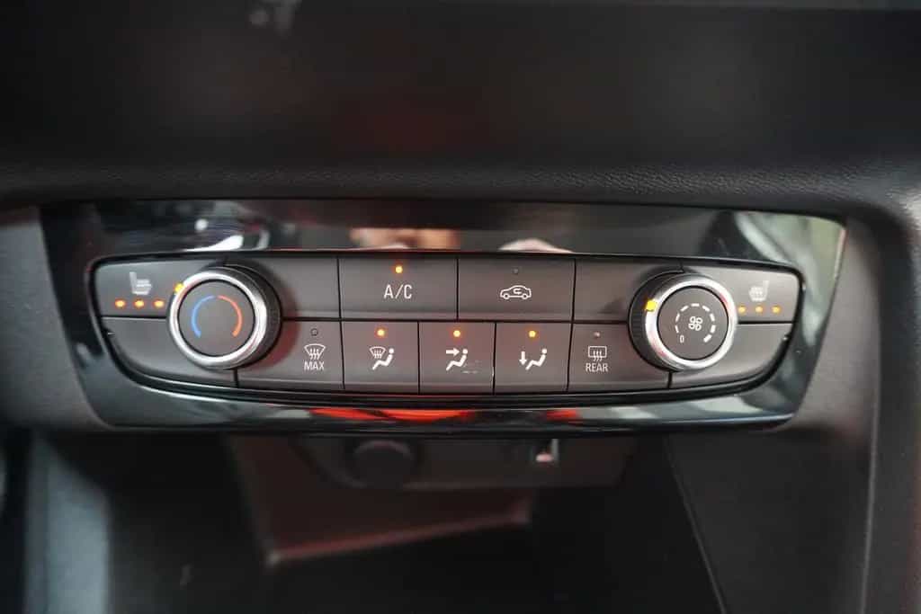 Opel Corsa F 1.2 Turbo Kamera Navi Tempomat DAB 07/2020-photo-21