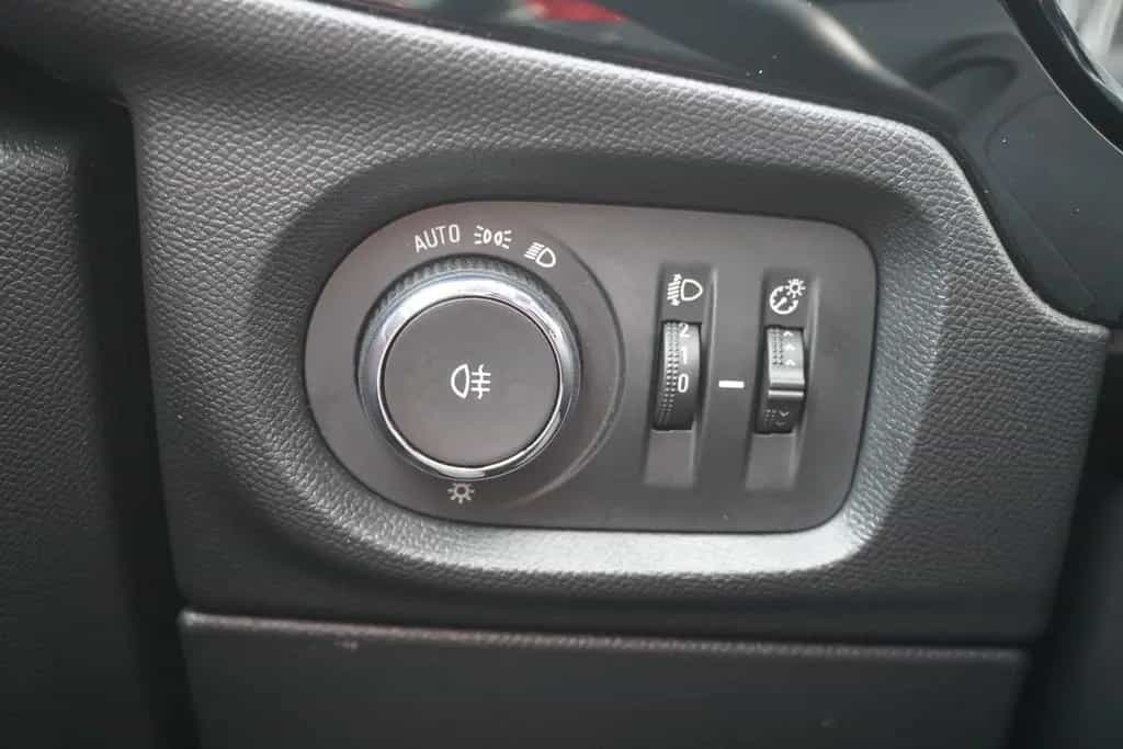 Opel Corsa F 1.2 Turbo Kamera Navi Tempomat DAB 07/2020-photo-26