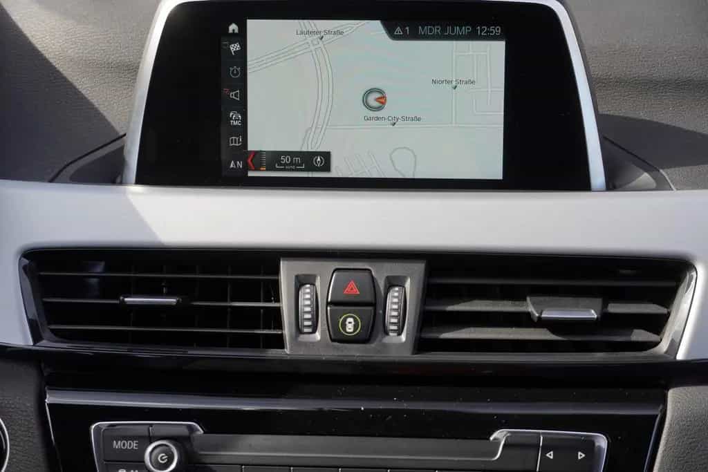 BMW X1 sDrive 18 i Advantage 05/2019-photo-11