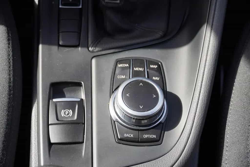 BMW X1 sDrive 18 i Advantage 05/2019-photo-14