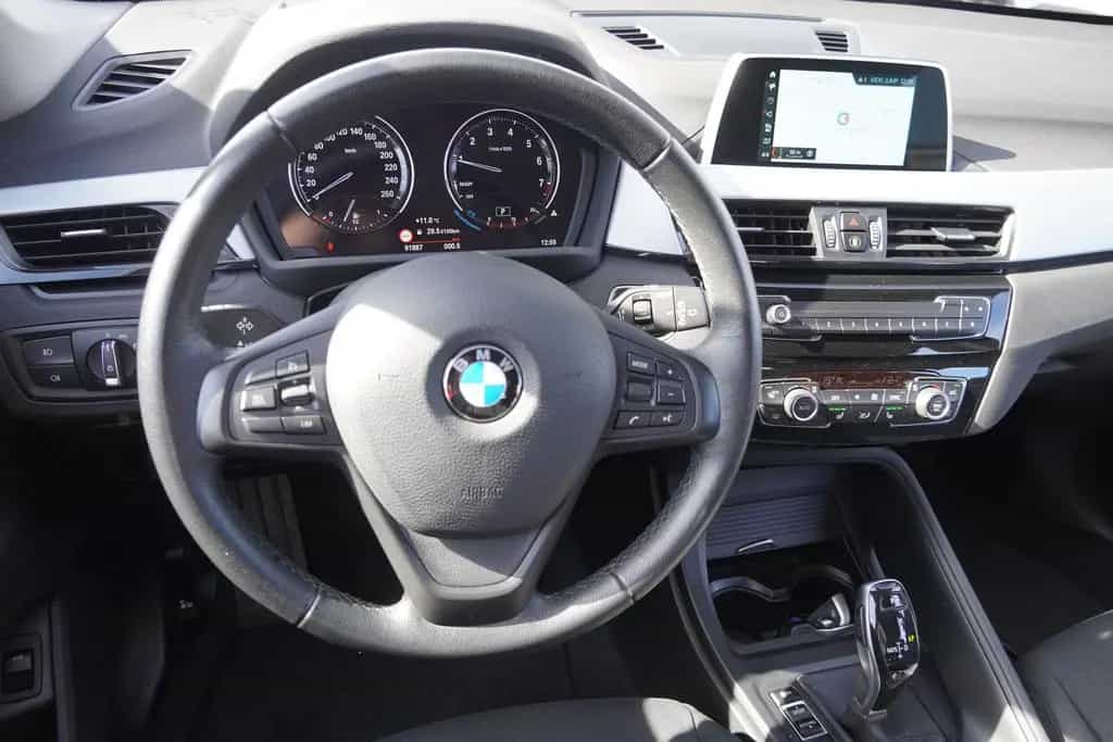 BMW X1 sDrive 18 i Advantage 05/2019-photo-17