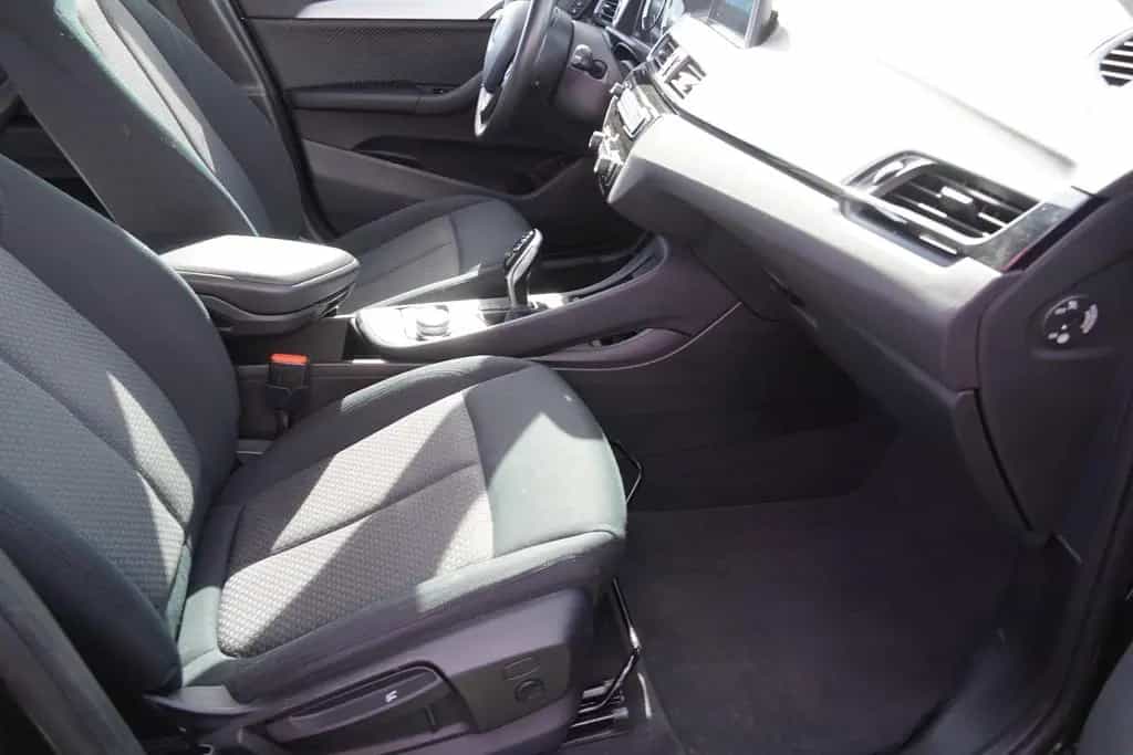 BMW X1 sDrive 18 i Advantage 05/2019-photo-23