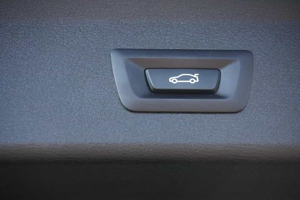 BMW X1 sDrive 18 i Advantage 05/2019-photo-26
