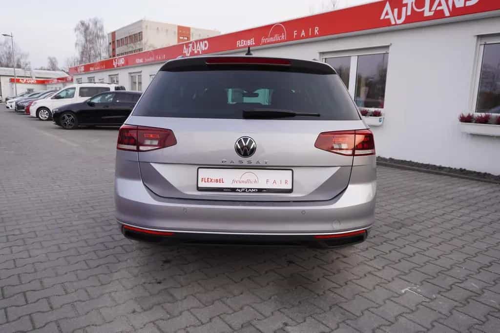 Volkswagen Passat Variant 1.5 TSI DSG LED Navi DAB PDC AHK 06/2021-photo-2