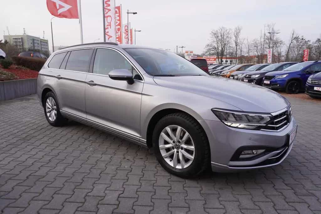 Volkswagen Passat Variant 1.5 TSI DSG LED Navi DAB PDC AHK 06/2021-photo-5
