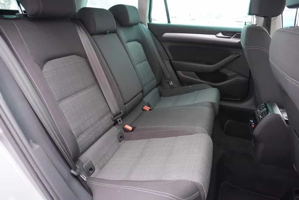 Volkswagen Passat Variant 1.5 TSI DSG LED Navi DAB PDC AHK 06/2021-photo-9