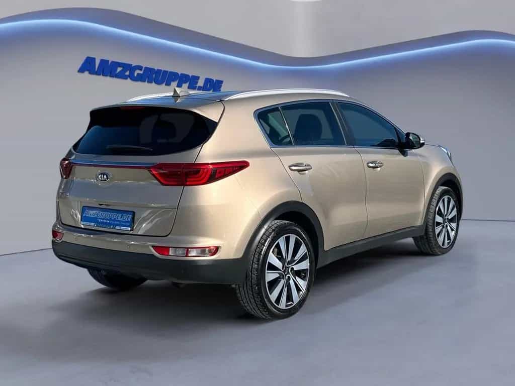 Kia Sportage 1.7 CRDi Spirit AHK+Kamera+Xenon+Winter 12/2016-photo-4