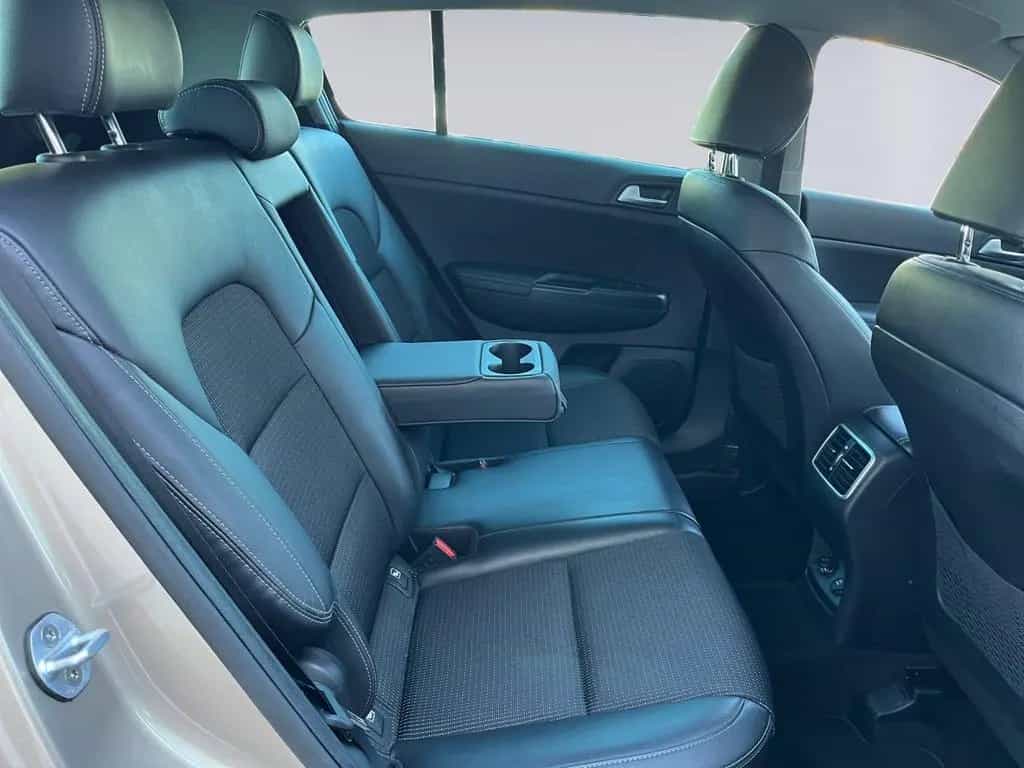 Kia Sportage 1.7 CRDi Spirit AHK+Kamera+Xenon+Winter 12/2016-photo-7