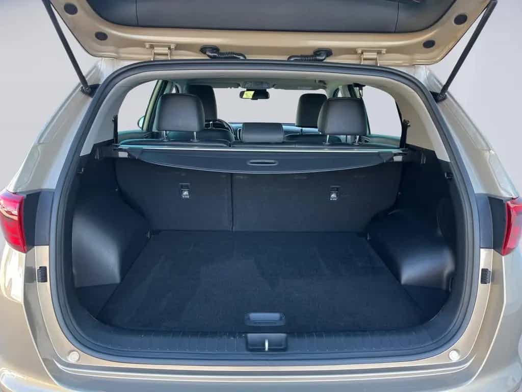 Kia Sportage 1.7 CRDi Spirit AHK+Kamera+Xenon+Winter 12/2016-photo-9