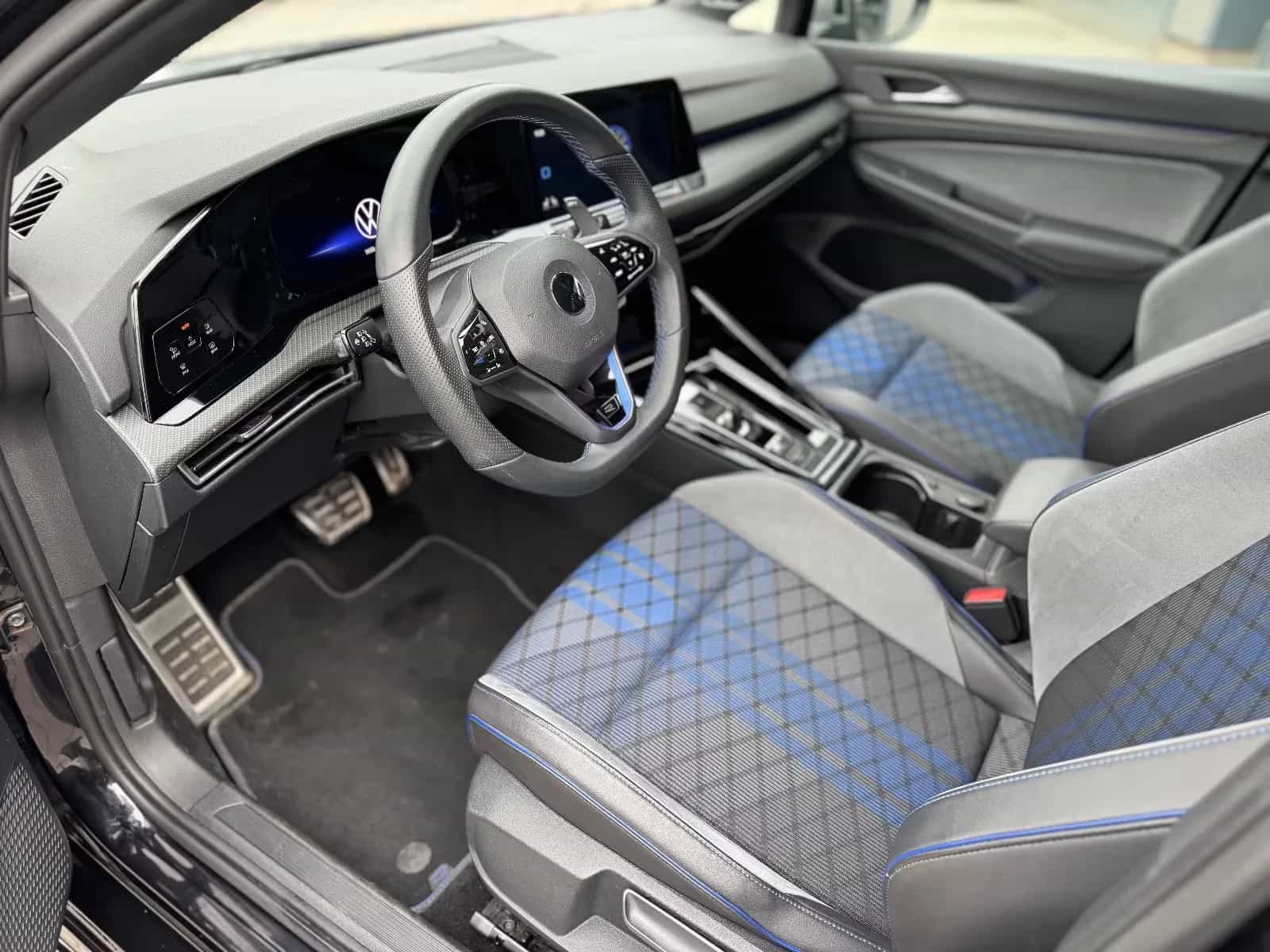 Volkswagen Golf VIII 2.0TSI R 4M LEDER+HUD+IQ-Light+ACC+H&K 11/2022-photo-10