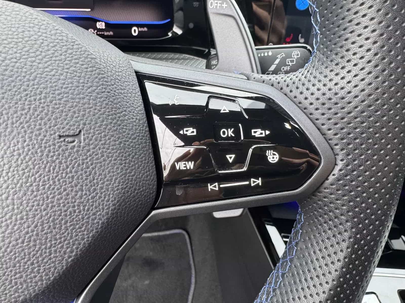 Volkswagen Golf VIII 2.0TSI R 4M LEDER+HUD+IQ-Light+ACC+H&K 11/2022-photo-15