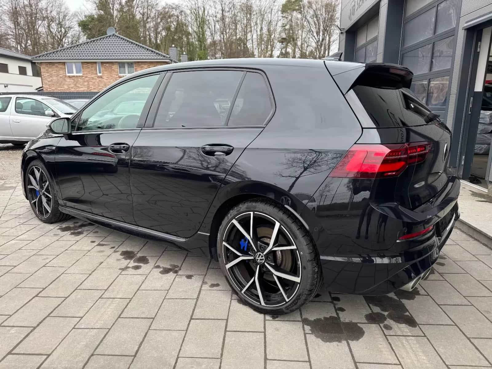 Volkswagen Golf VIII 2.0TSI R 4M LEDER+HUD+IQ-Light+ACC+H&K 11/2022-photo-5