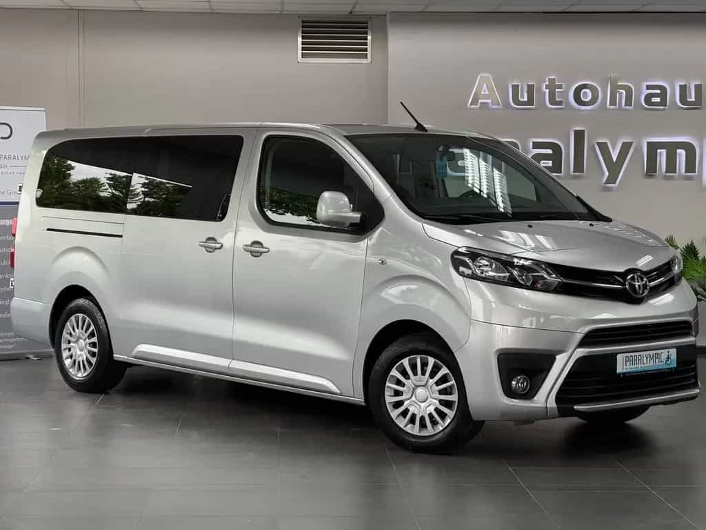 Toyota Proace (Verso) L2 Behindertengerecht-Rampe 6+1 12/2017-photo-1