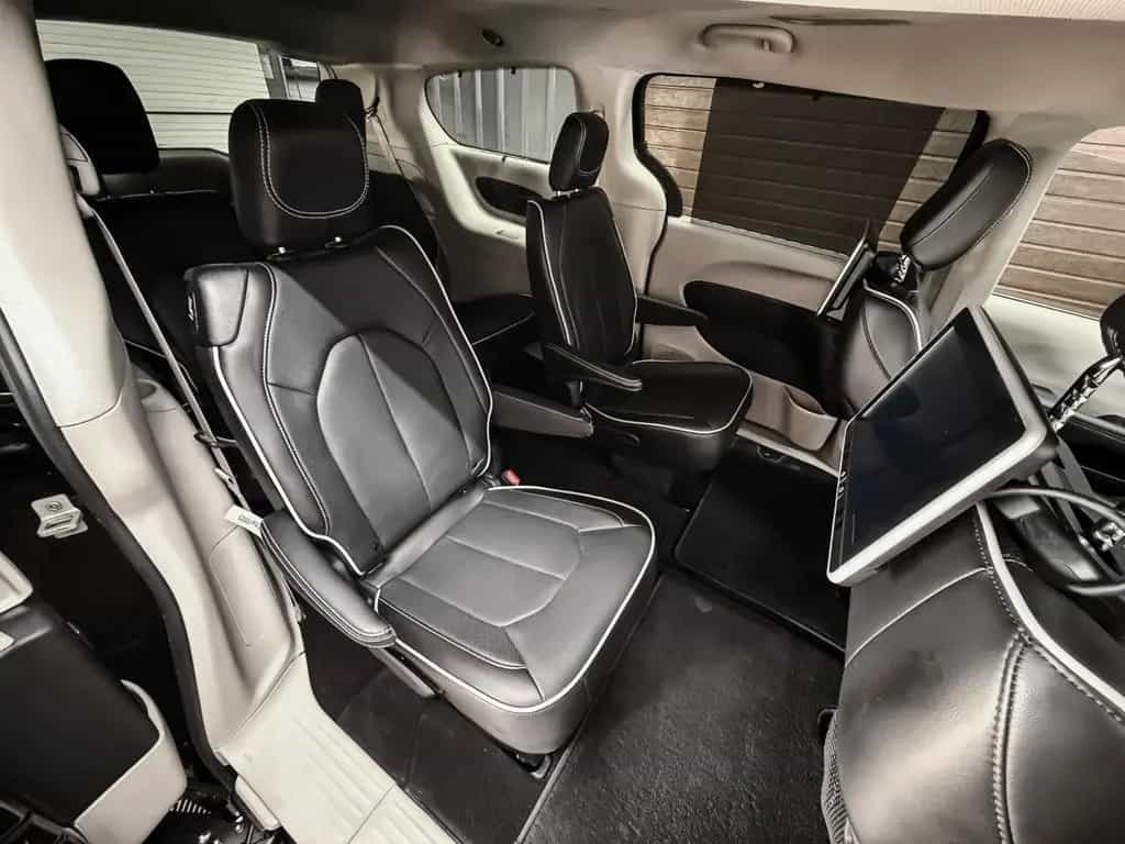 Chrysler Pacifica Limited Edition 3.6 v6 PDC Camera FULL 12/2024-photo-13
