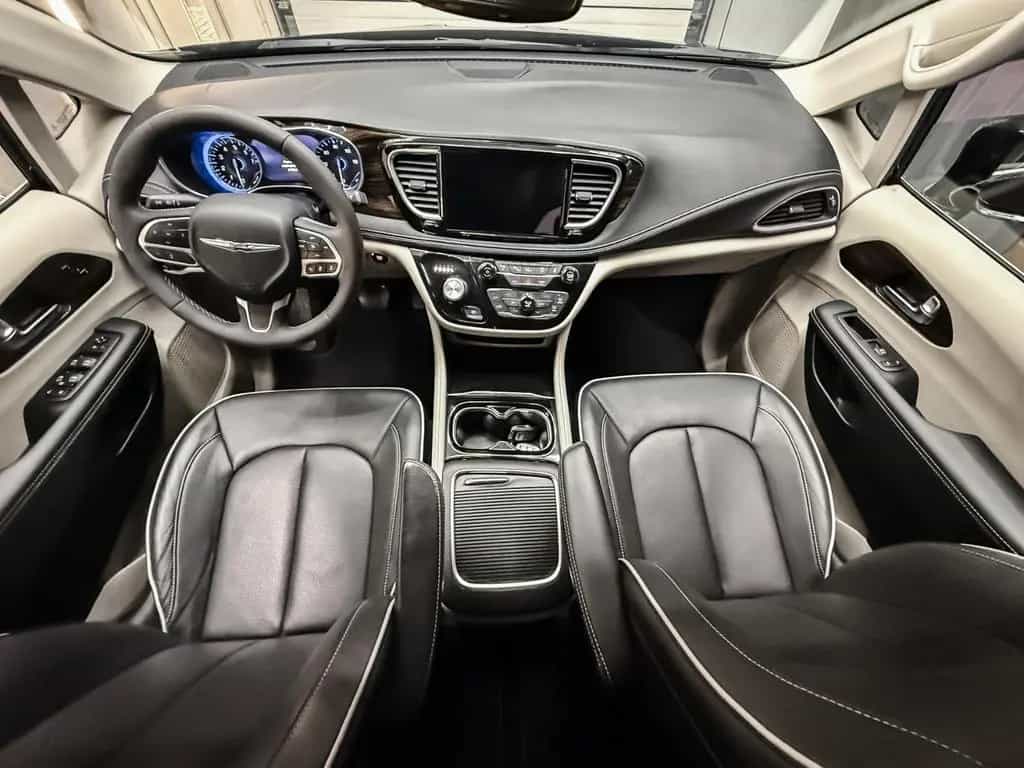 Chrysler Pacifica Limited Edition 3.6 v6 PDC Camera FULL 12/2024-photo-14