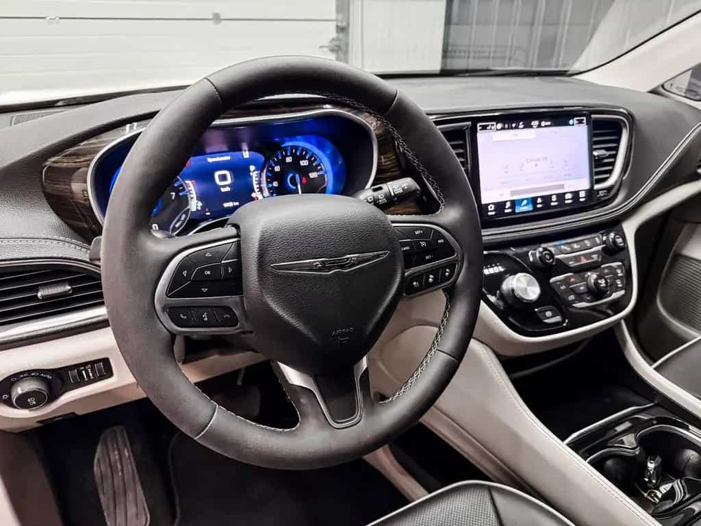 Chrysler Pacifica Limited Edition 3.6 v6 PDC Camera FULL 12/2024-photo-21