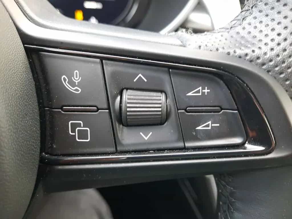 Alfa Romeo Stelvio 2.2 JTDM Veloce Q4 ACC Kamera LED Leder 06/2024-photo-17
