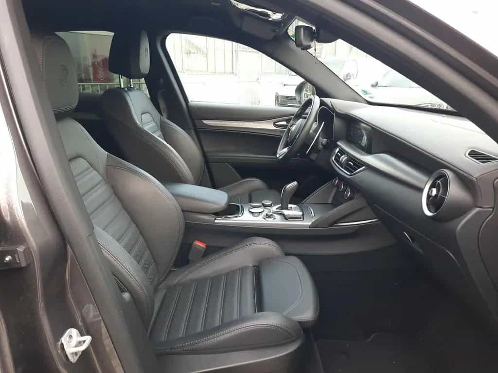 Alfa Romeo Stelvio 2.2 JTDM Veloce Q4 ACC Kamera LED Leder 06/2024-photo-26