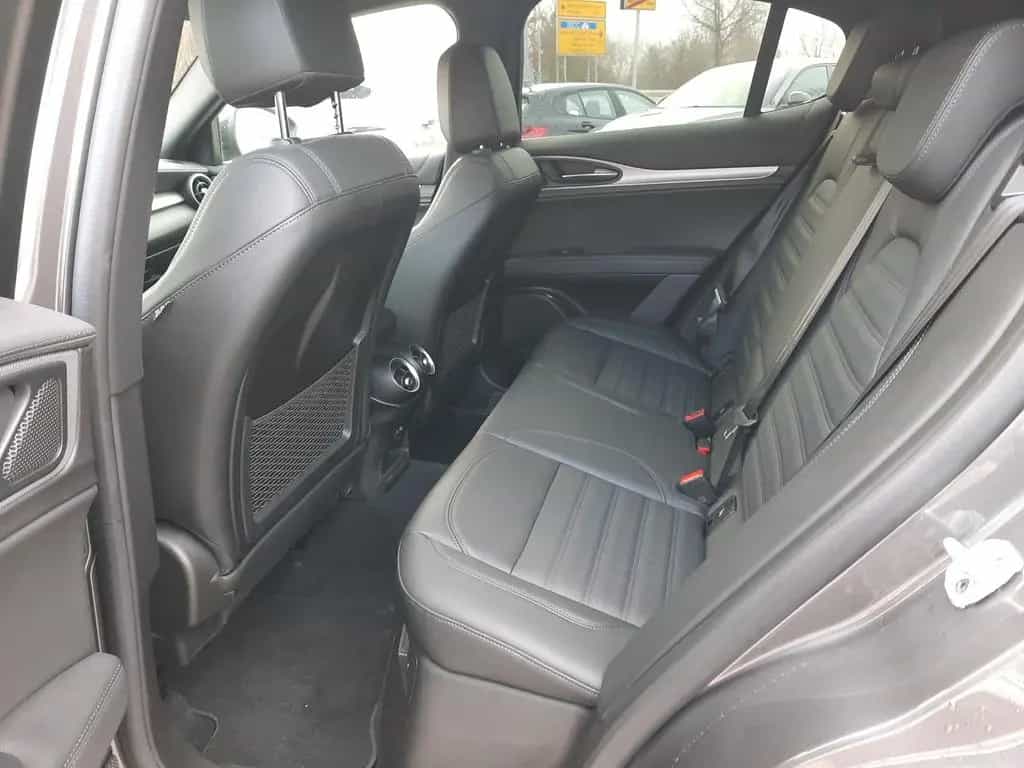 Alfa Romeo Stelvio 2.2 JTDM Veloce Q4 ACC Kamera LED Leder 06/2024-photo-28
