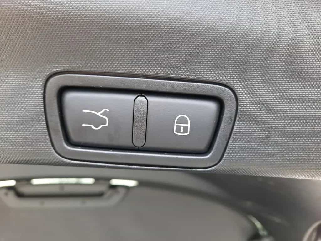 Alfa Romeo Stelvio 2.2 JTDM Veloce Q4 ACC Kamera LED Leder 06/2024-photo-30