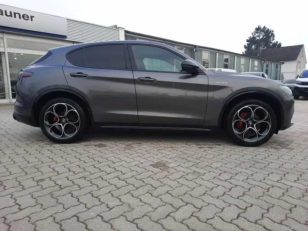 Alfa Romeo Stelvio 2.2 JTDM Veloce Q4 ACC Kamera LED Leder 06/2024-photo-4
