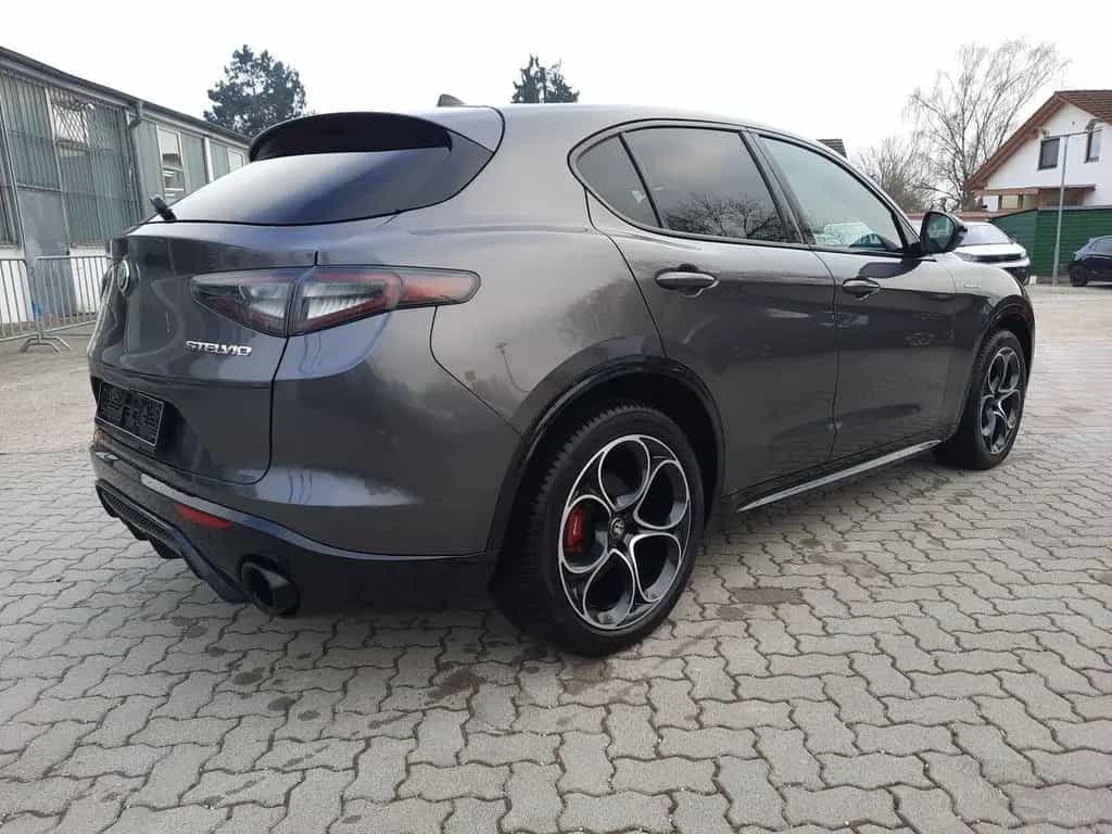 Alfa Romeo Stelvio 2.2 JTDM Veloce Q4 ACC Kamera LED Leder 06/2024-photo-5