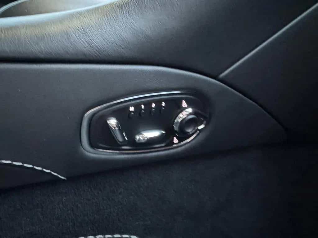Aston Martin DB11 4.0 V8 Service neu und Garantie bis 2028 03/2019-photo-10