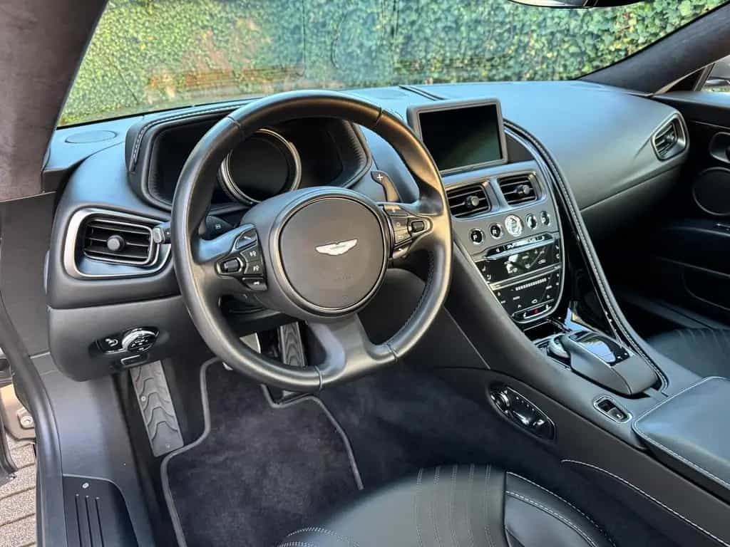 Aston Martin DB11 4.0 V8 Service neu und Garantie bis 2028 03/2019-photo-4
