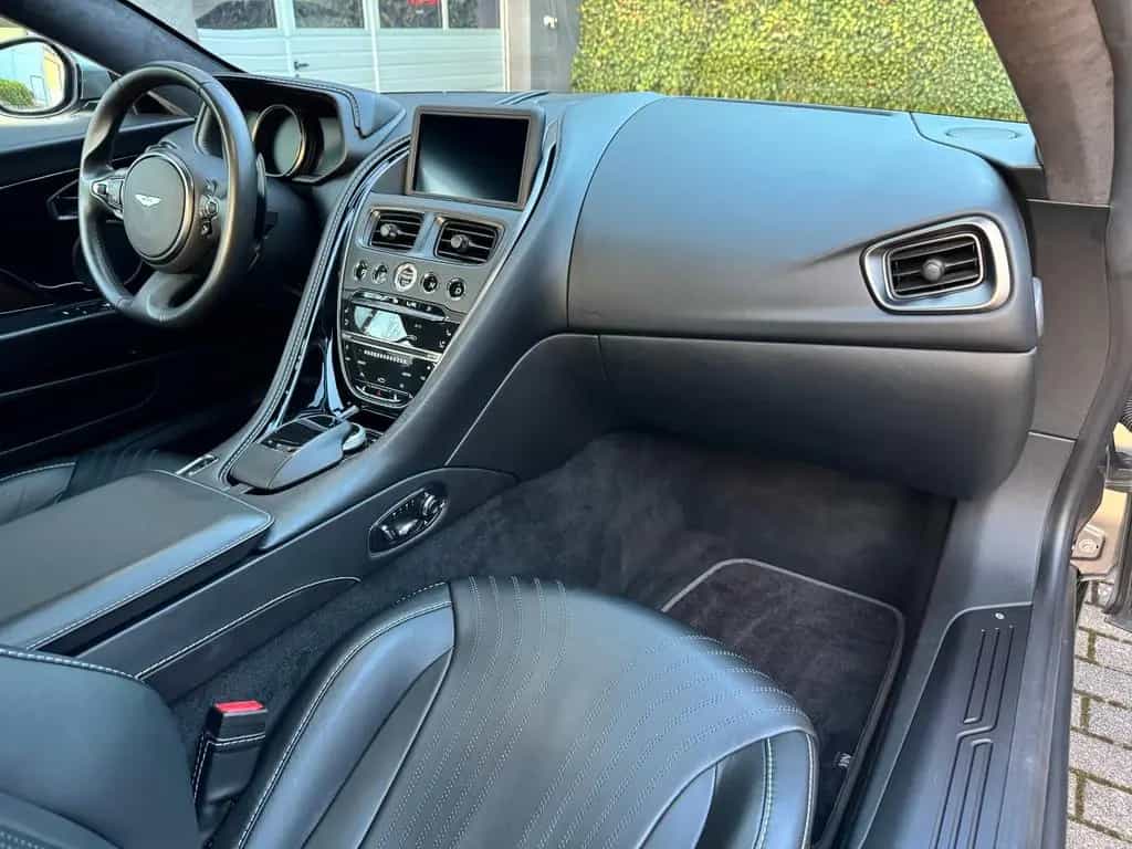 Aston Martin DB11 4.0 V8 Service neu und Garantie bis 2028 03/2019-photo-6