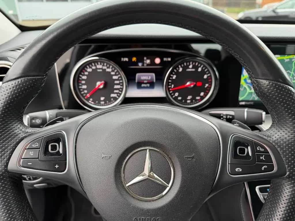 Mercedes-Benz E-Class 200 AVATNGARDE+LED SCHEINWERFER+R-KAMERA+ 06/2016-photo-8