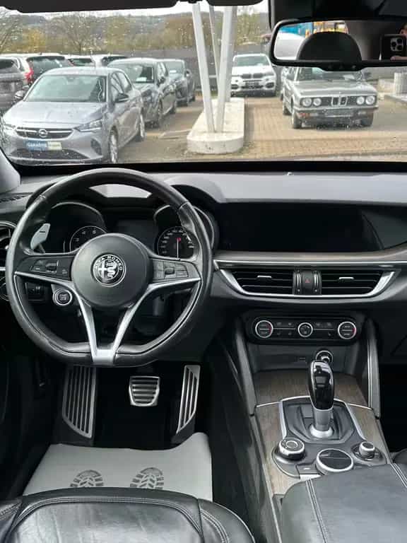 Alfa Romeo Stelvio Q4 *Panorama+LED+Automatik+Leder+Navi* 10/2017-photo-17